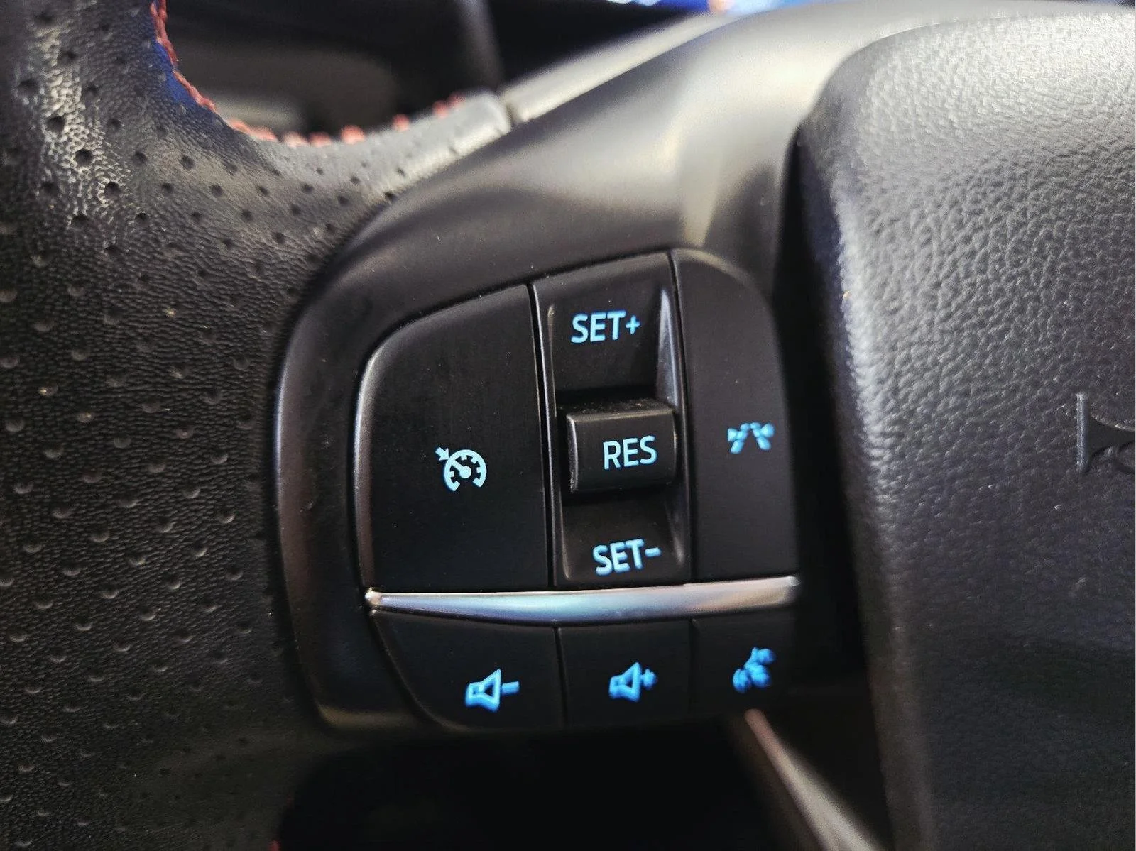 Used 2023 Oxford White Ford ST-Line Select image 15