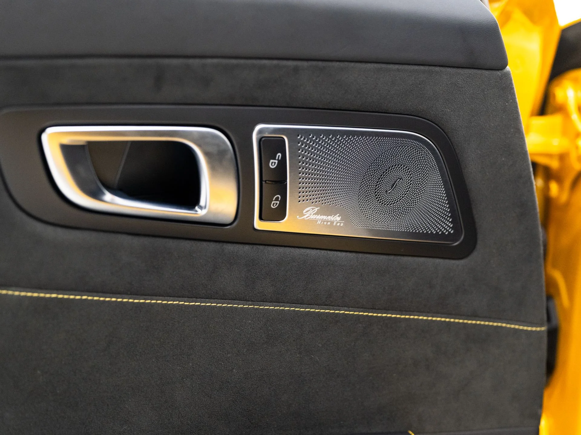 Used 2020 AMG Solarbeam Yellow Metallic Mercedes-Benz R image 31