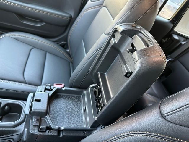 2025 Jeep Wrangler 4-Door Sahara - Photo 25