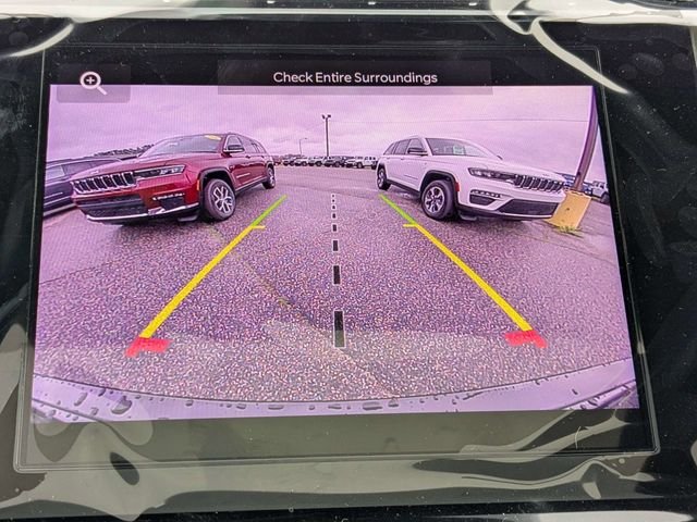 2025 Jeep Grand Cherokee Laredo - Photo 29