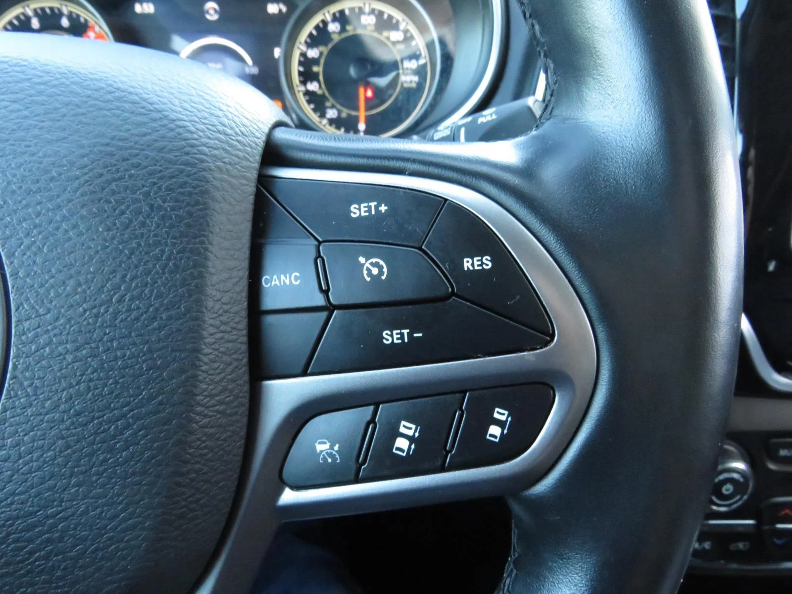 Used 2021 Velvet Red Pearlcoat Jeep Limited image 35