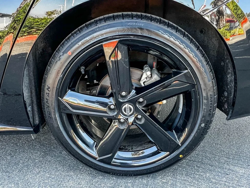 Used 2022 Black Nissan SR image 9