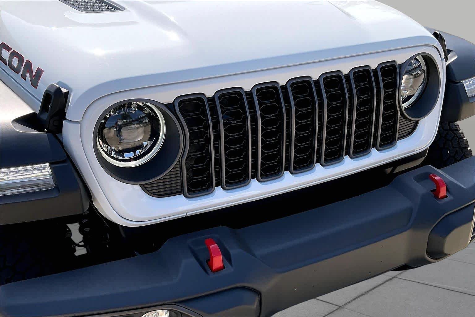 Used 2026 Bright White Clearcoat Jeep Rubicon image 29