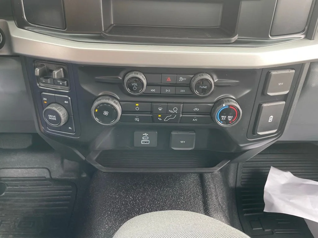 New 2026 Oxford White Ford F-600® XL image 20