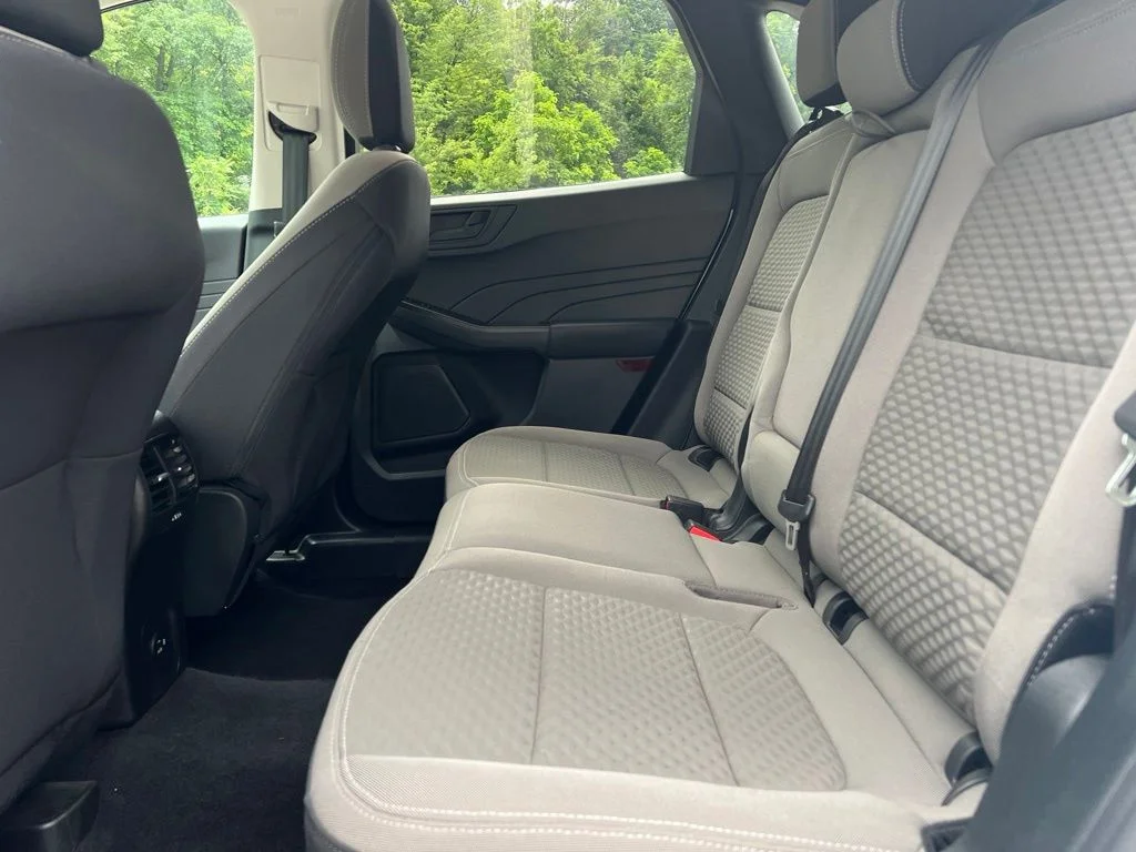 Used 2022 White Ford SE image 22