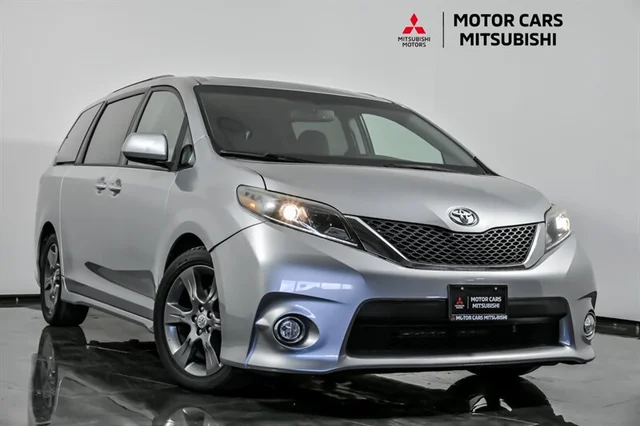 2016 Toyota Sienna SE 8-Passenger