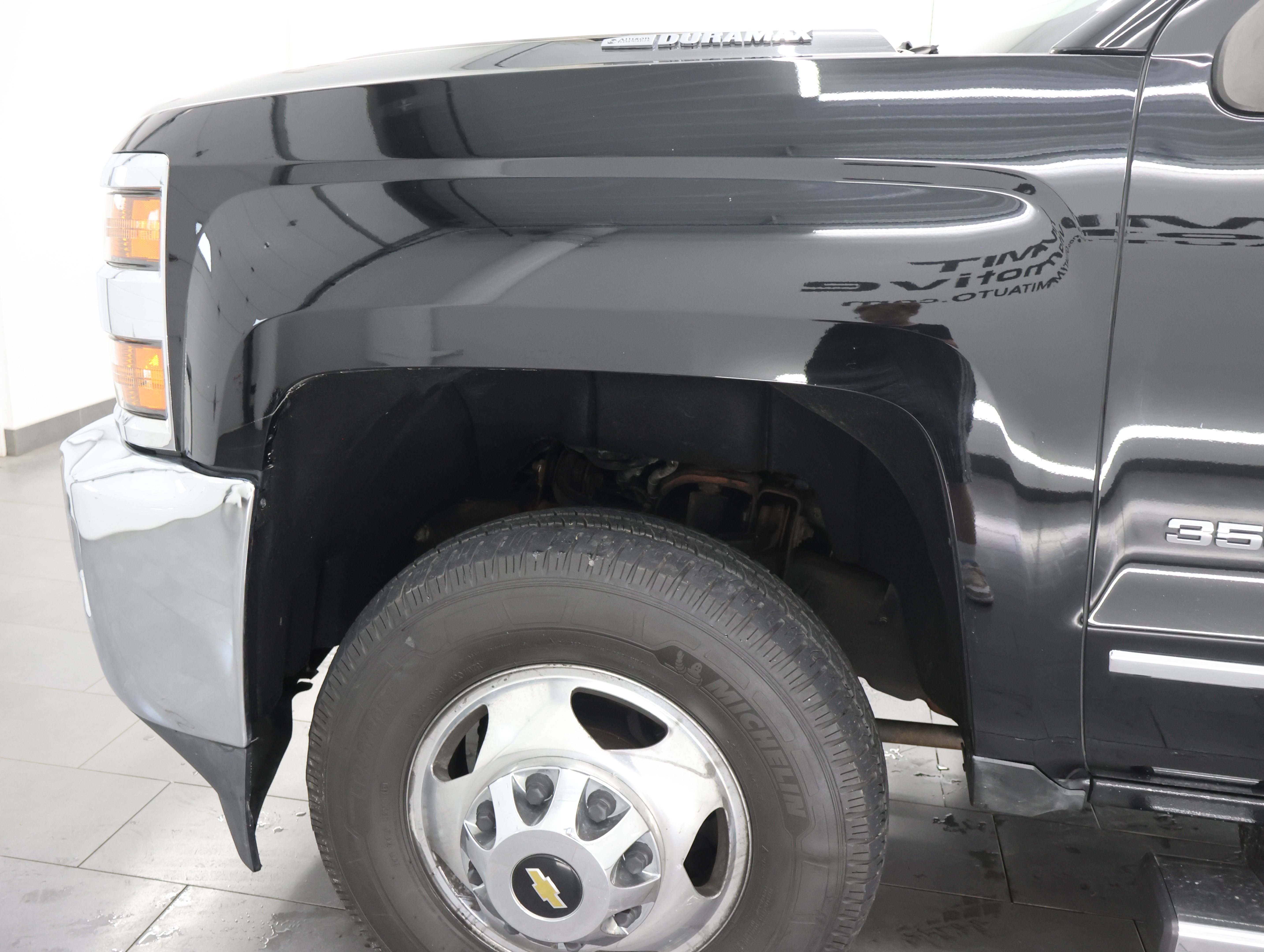 Used 2017 Black Chevrolet 4x4 Crew Cab LTZ DRW: CREW-LONG-DRW-LTZ-6.6L L5P DIESEL-NAV-HEAT/COOL SEATS-BACKUP CAM image 33