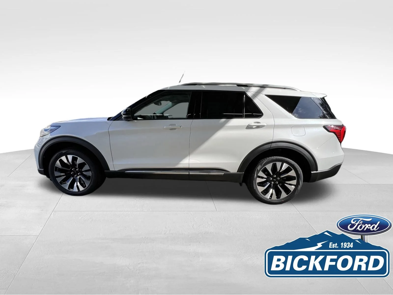 New 2026 White Ford Platinum image 9