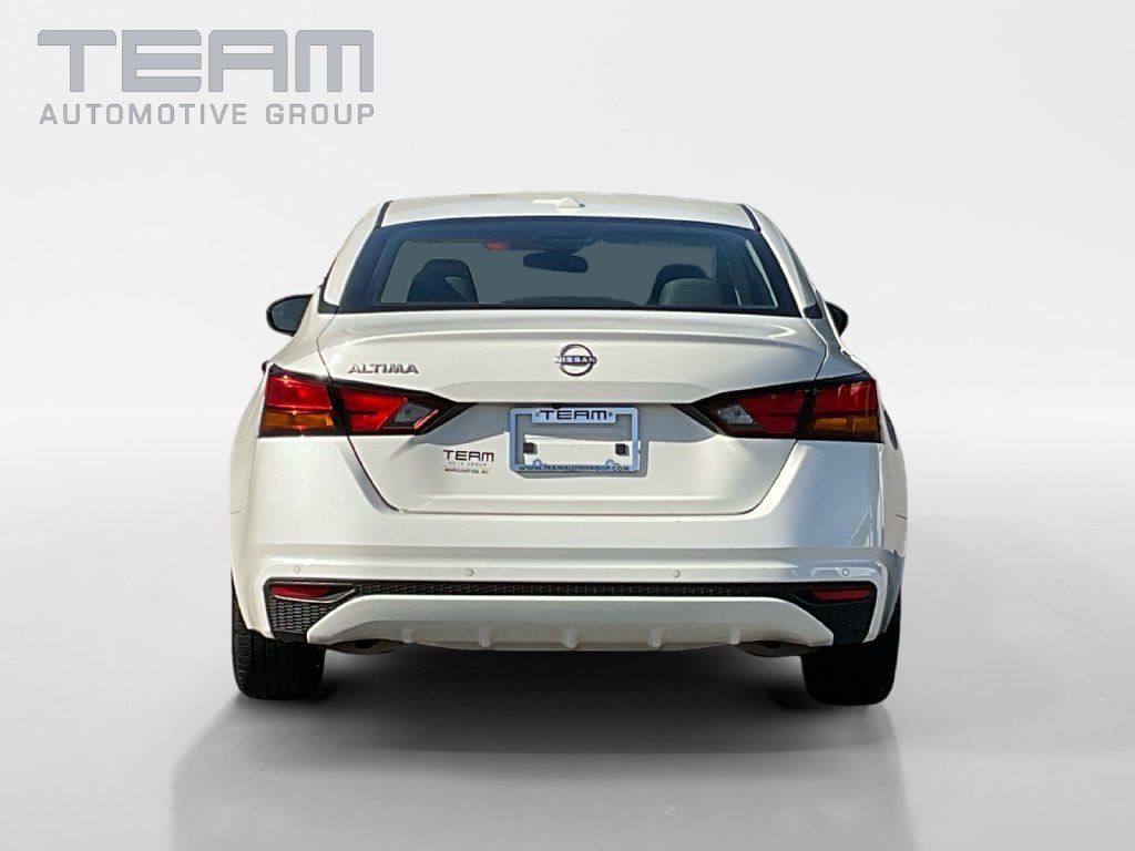 Used 2025 White Nissan 2.5 SV image 6
