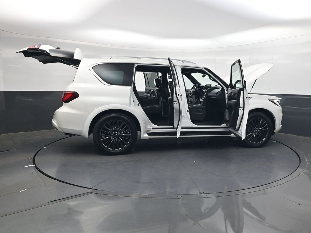 Used 2023 White INFINITI Sensory image 52