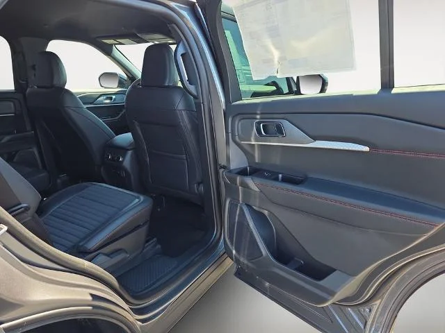 New 2026 Carbonized Gray Metallic Ford ST-Line image 32