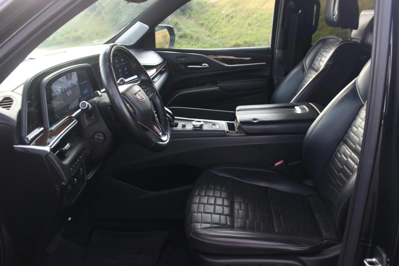 Used 2021 BLACK RAVEN Cadillac Sport Platinum image 14