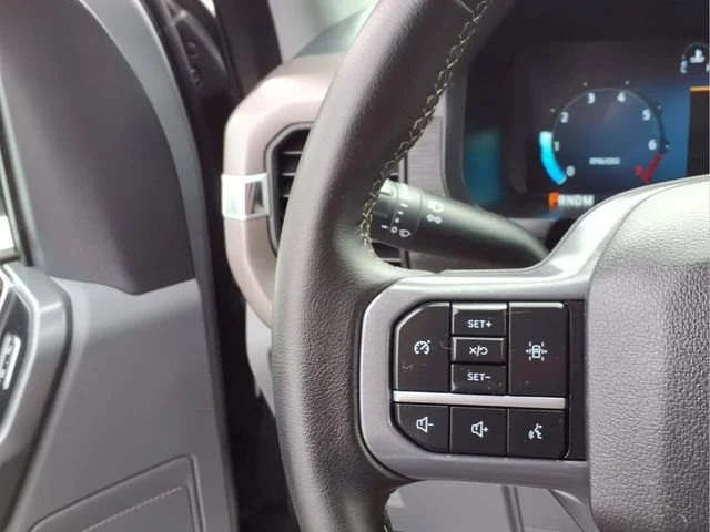 Used 2025  Ford XLT image 11