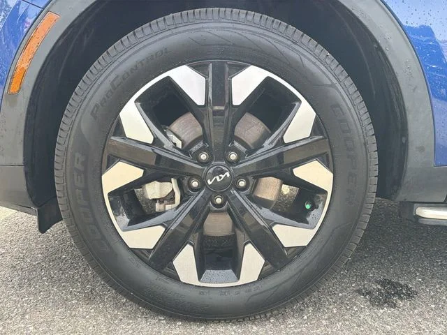Certified Used 2023 Blue Kia X-Line image 10