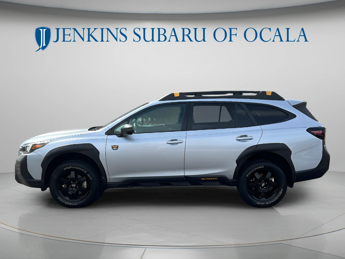 Used 2022 Ice Silver Metallic Subaru Wilderness image 6