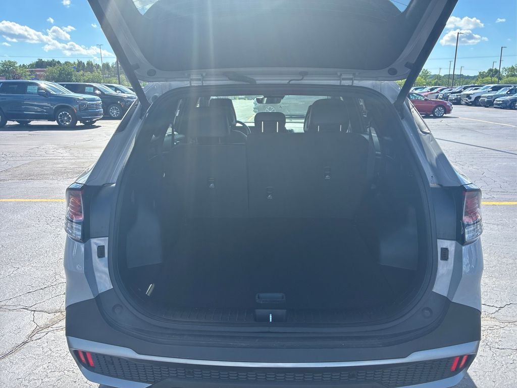 Used 2024 Wolf Gray Kia X-Line image 22