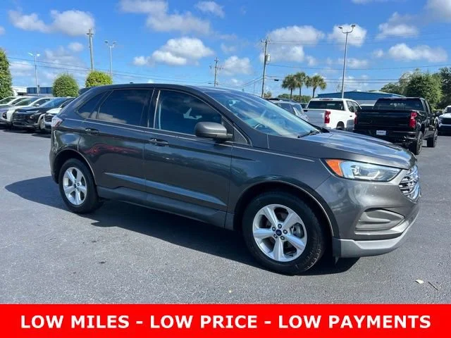 2020 Ford Edge SE's photo