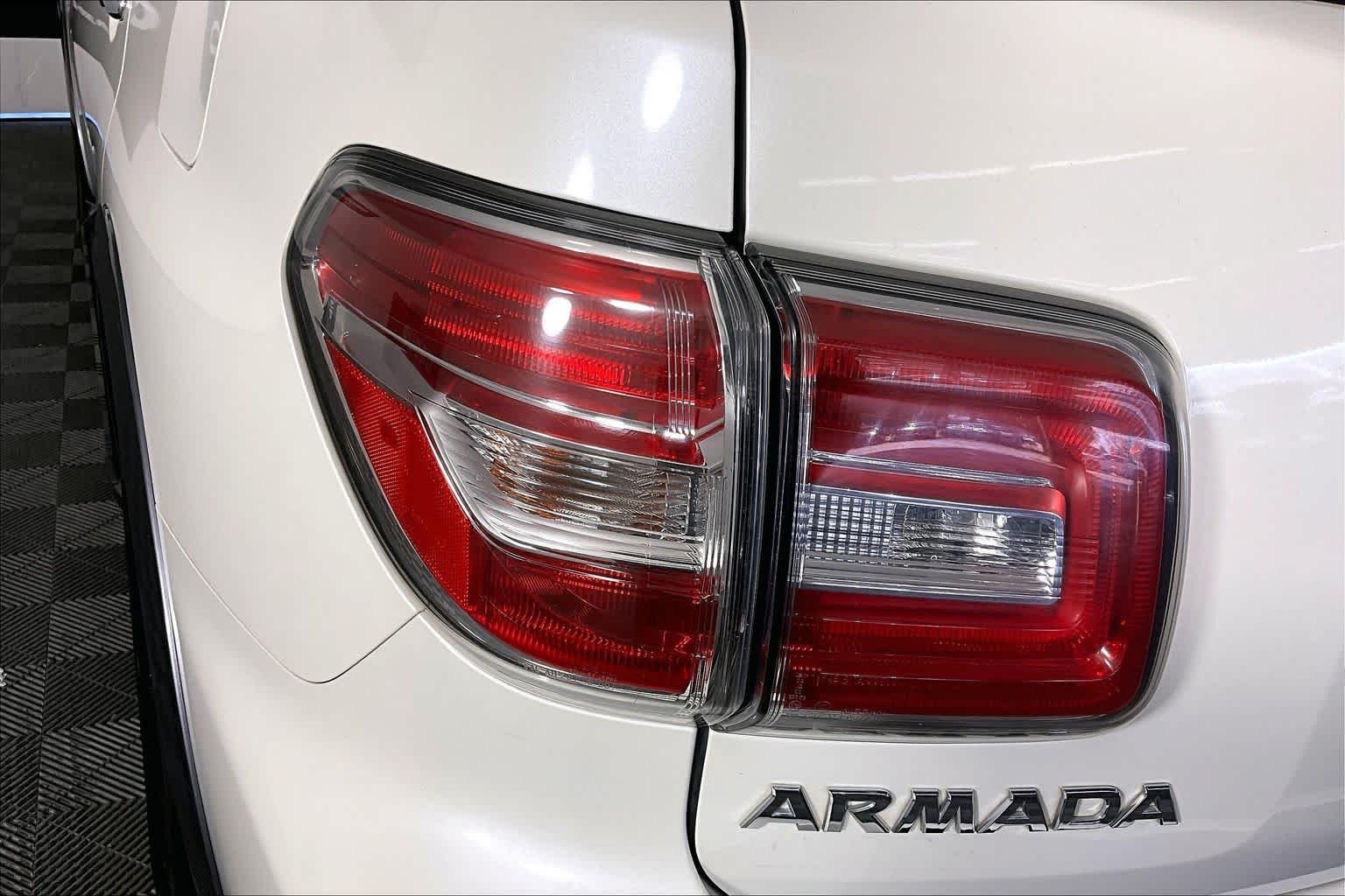 Used 2019 Pearl White Tricoat Nissan SL image 27