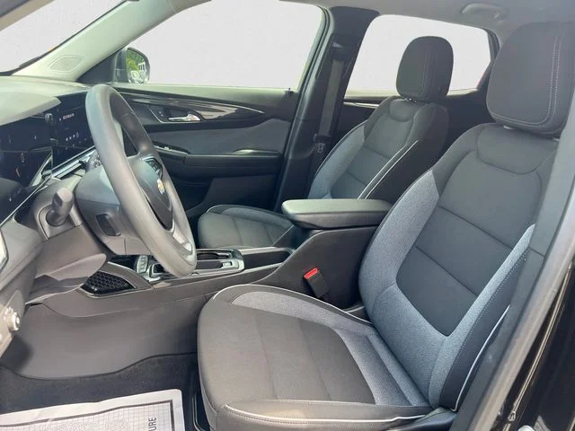 Used 2025 Black Chevrolet LT image 9