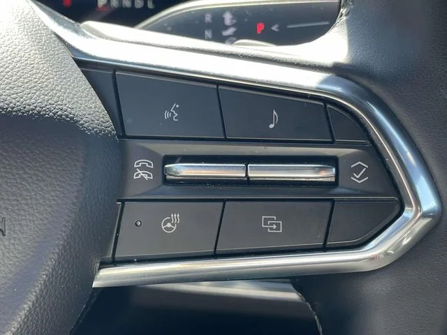 Used 2025 White Chevrolet LT image 20