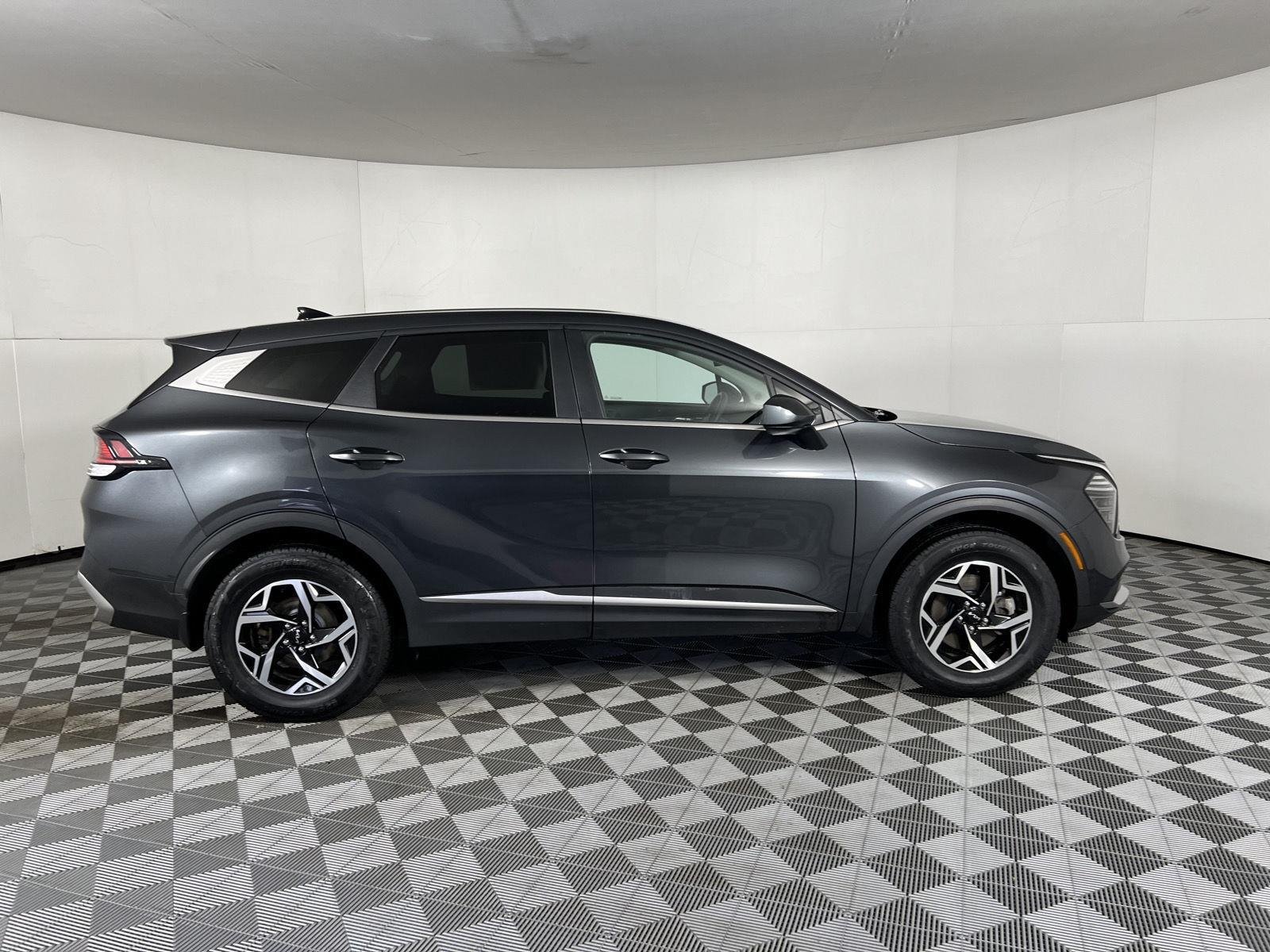 Used 2024 Gravity Gray Kia LX image 30