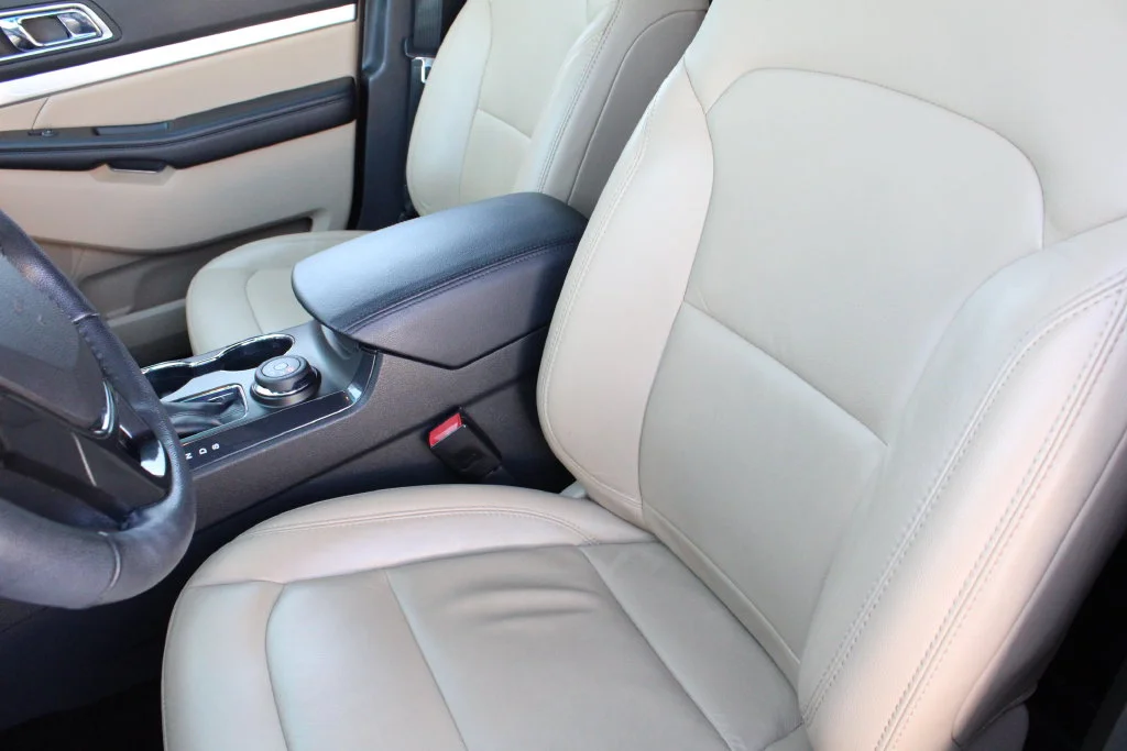 Used 2017 Gold Ford XLT image 5