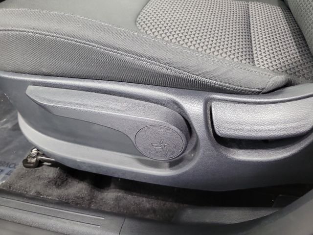 Used 2023 White Kia LX image 9