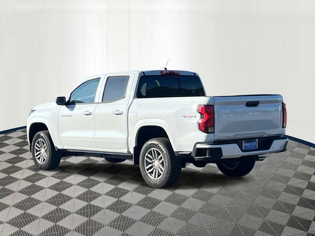 New 2026 Summit White Chevrolet LT image 4