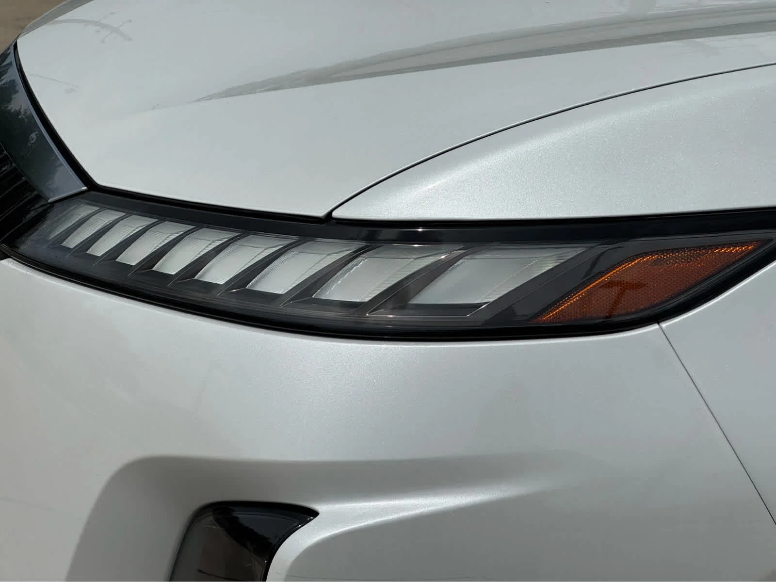 New 2026 RADIANT WHITE INFINITI Luxe 2WD image 5