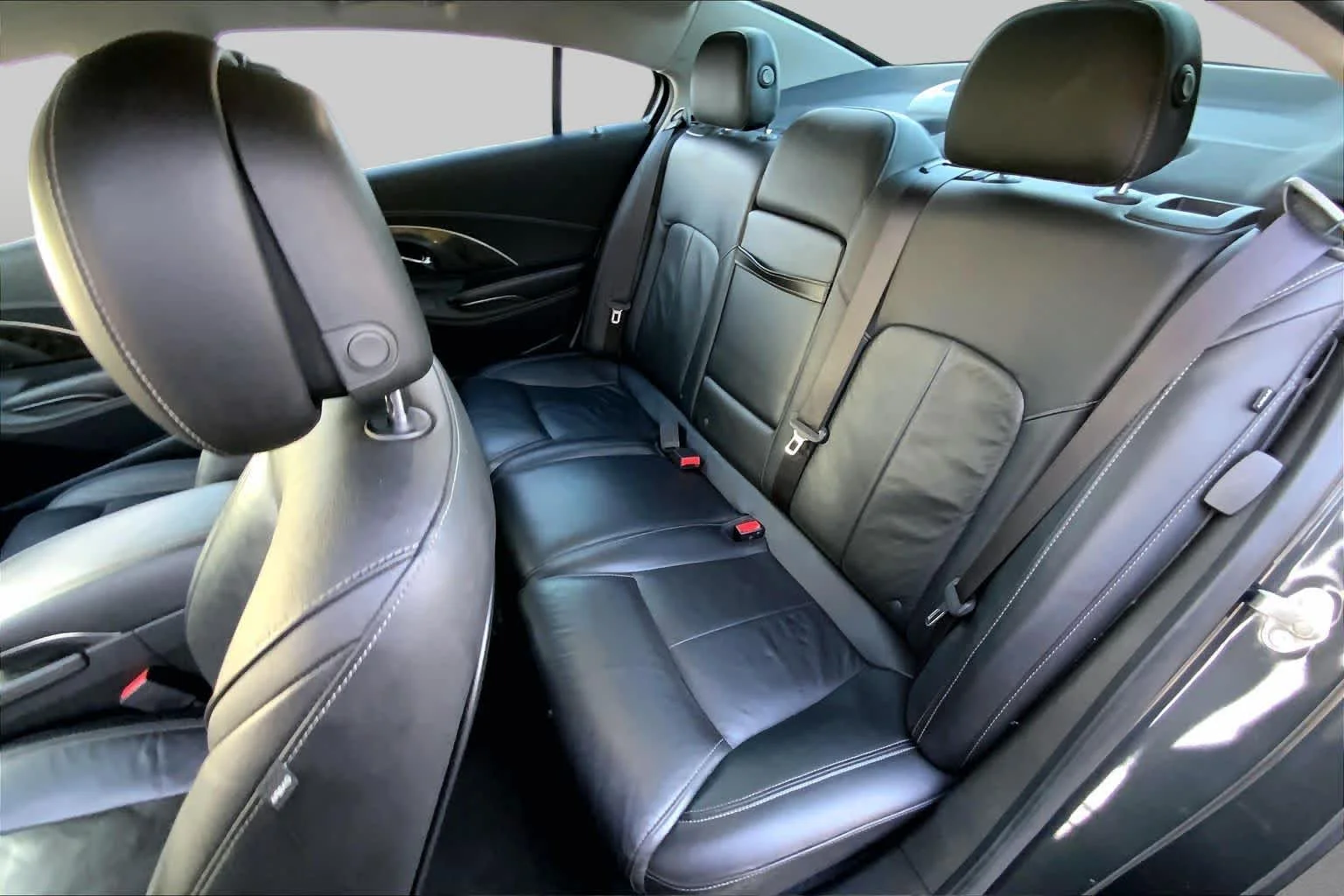 Used 2014 Smoky Gray Metallic Buick Leather image 18