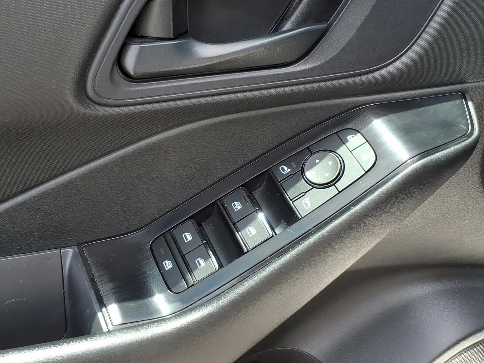 Used 2024 Glacier White Nissan S image 11