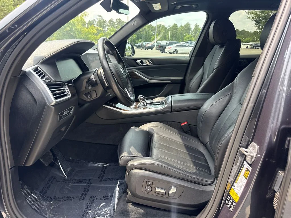 Used 2019 Gray Metallic BMW xDrive40i image 12