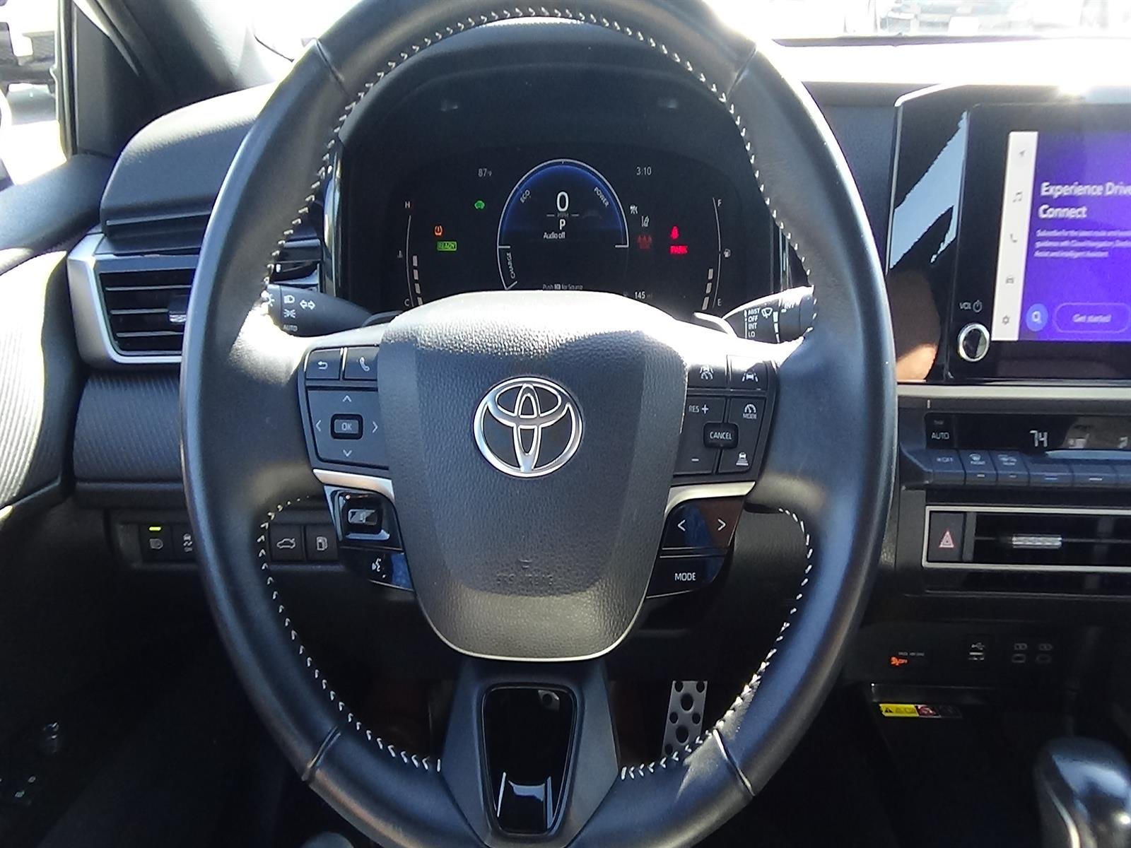 Used 2025 Ice Cap Toyota SE image 19