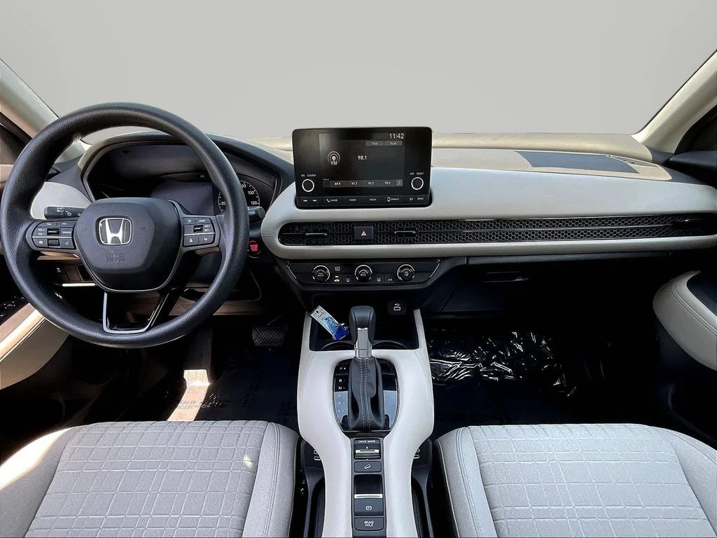 Used 2024 Platinum White Pearl Honda LX image 9