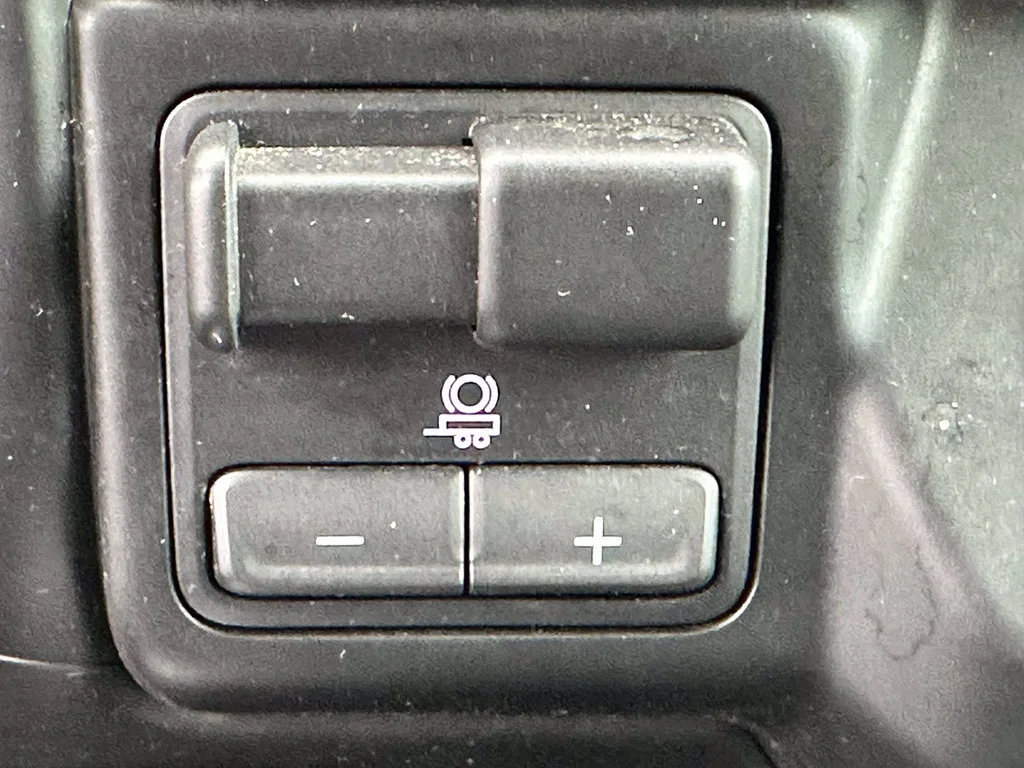 Used 2020 BLACK Chevrolet LTZ image 30