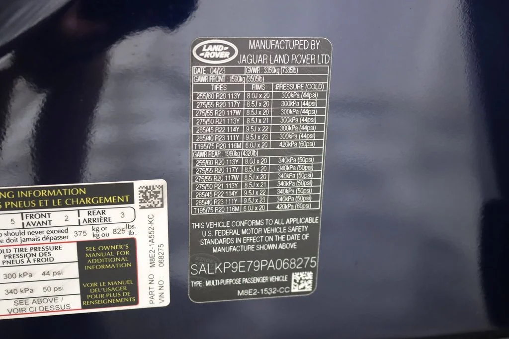 Used 2023  Land Rover SE image 41