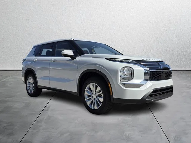 2026 Mitsubishi Outlander ES FWD's photo