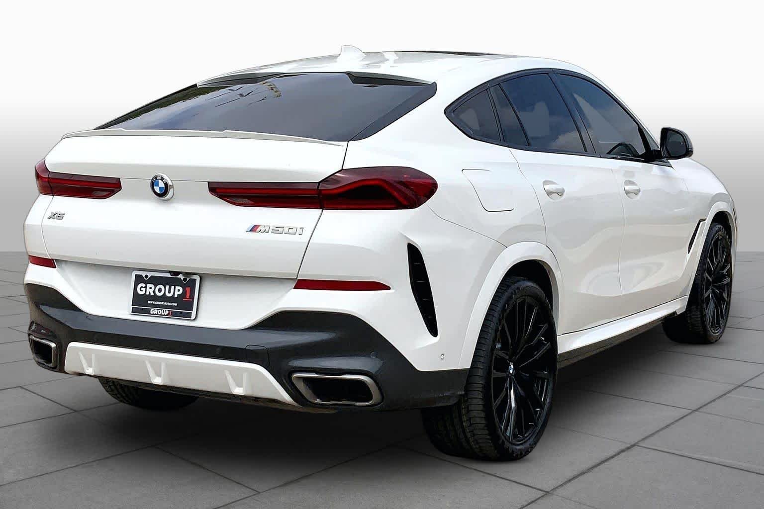 Used 2021 Alpine White BMW M50i image 13