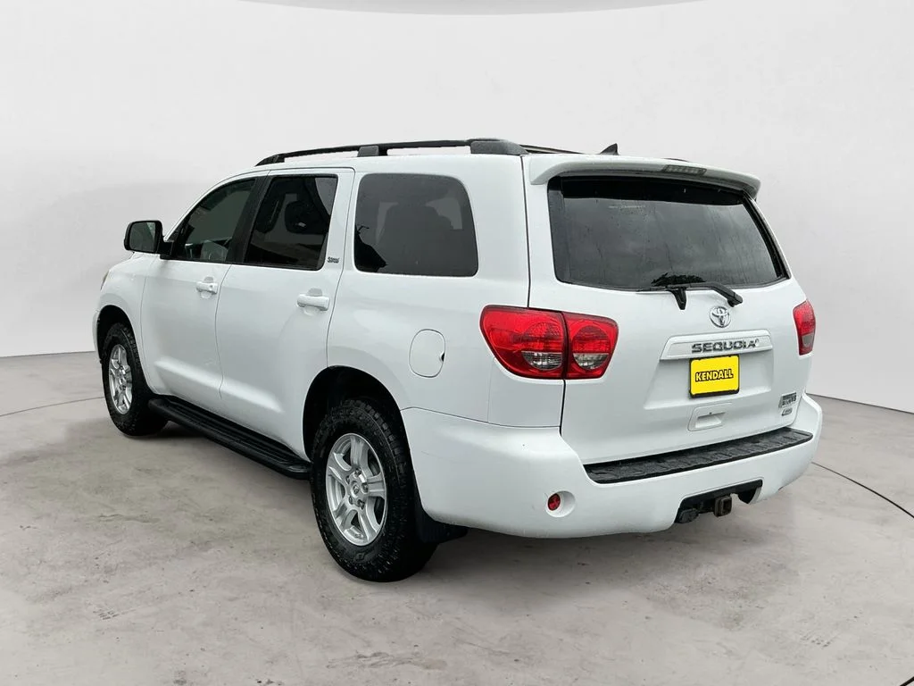 Used 2014 White Toyota SR5 image 7