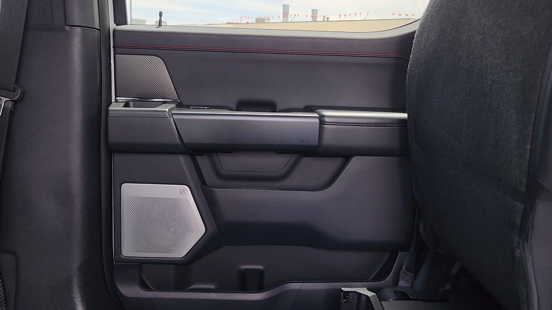 2024 Ford F-150 Raptor - Photo 17
