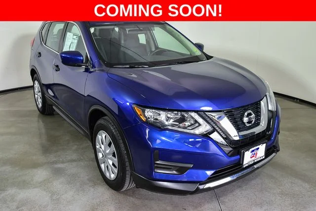 Used 2017 Blue Nissan S image 7