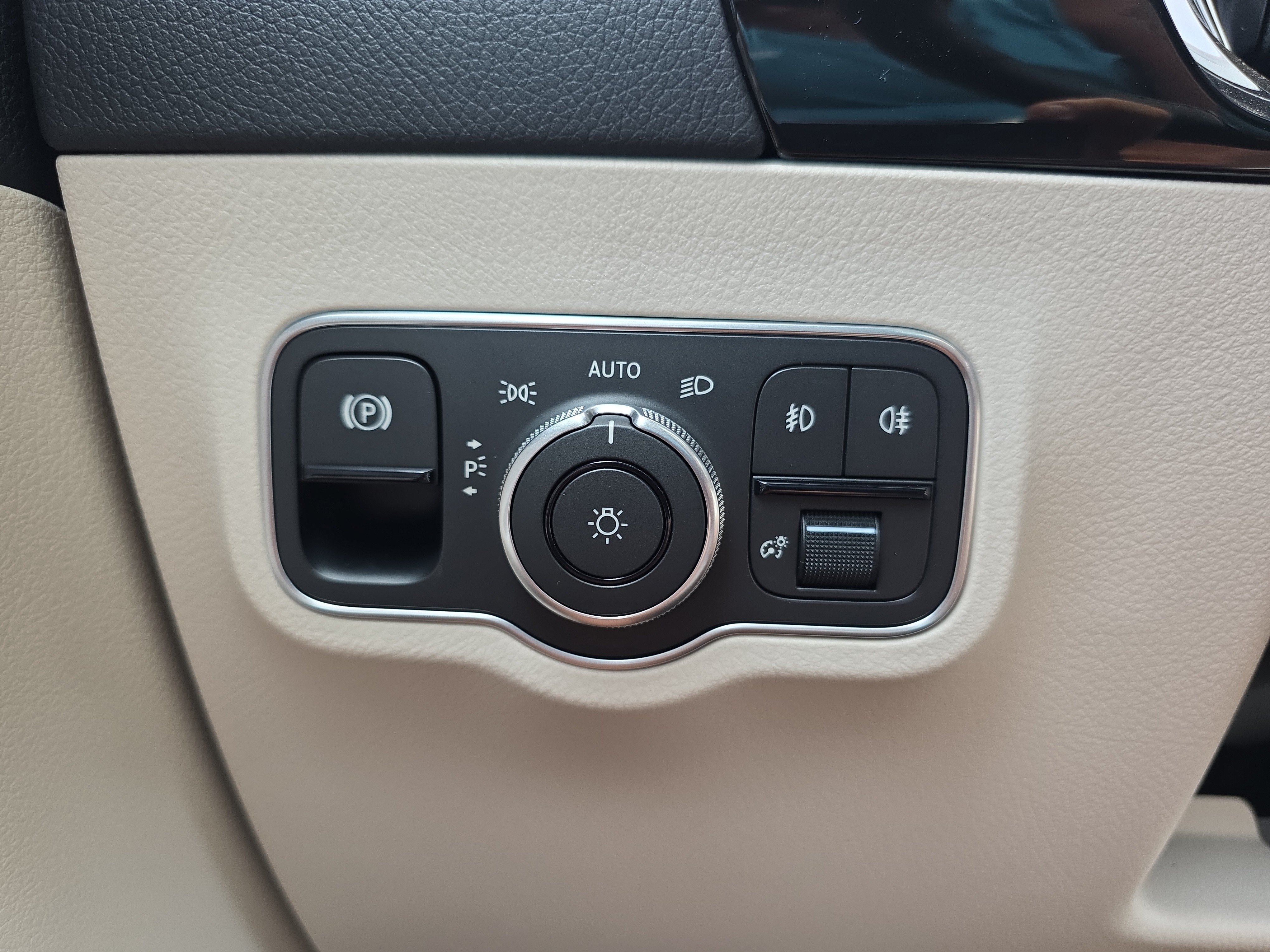 New 2026 Polar White Mercedes-Benz GLA 250 image 53