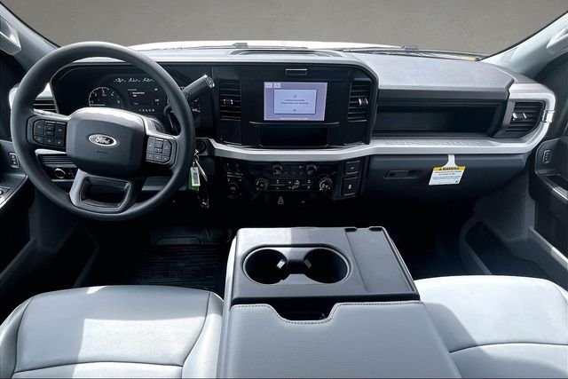 New 2026 Oxford White Ford XL image 4