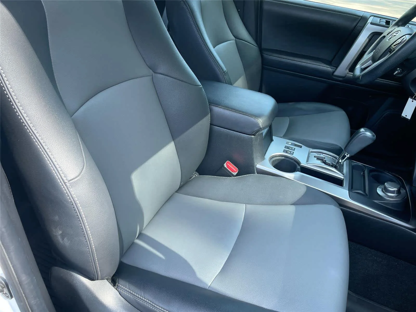 Used 2019 Super White Toyota SR5 Premium image 18
