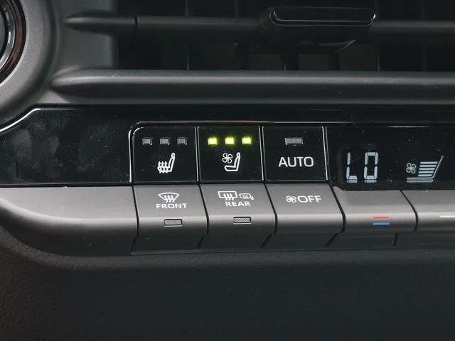 2026 Toyota Crown Signia Limited - Photo 31