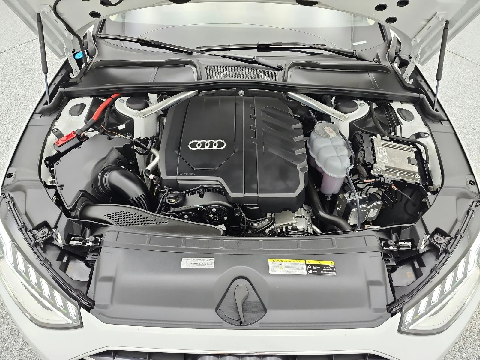 Used 2024 Glacier White Metallic Audi Premium 40 TFSI quattro image 16