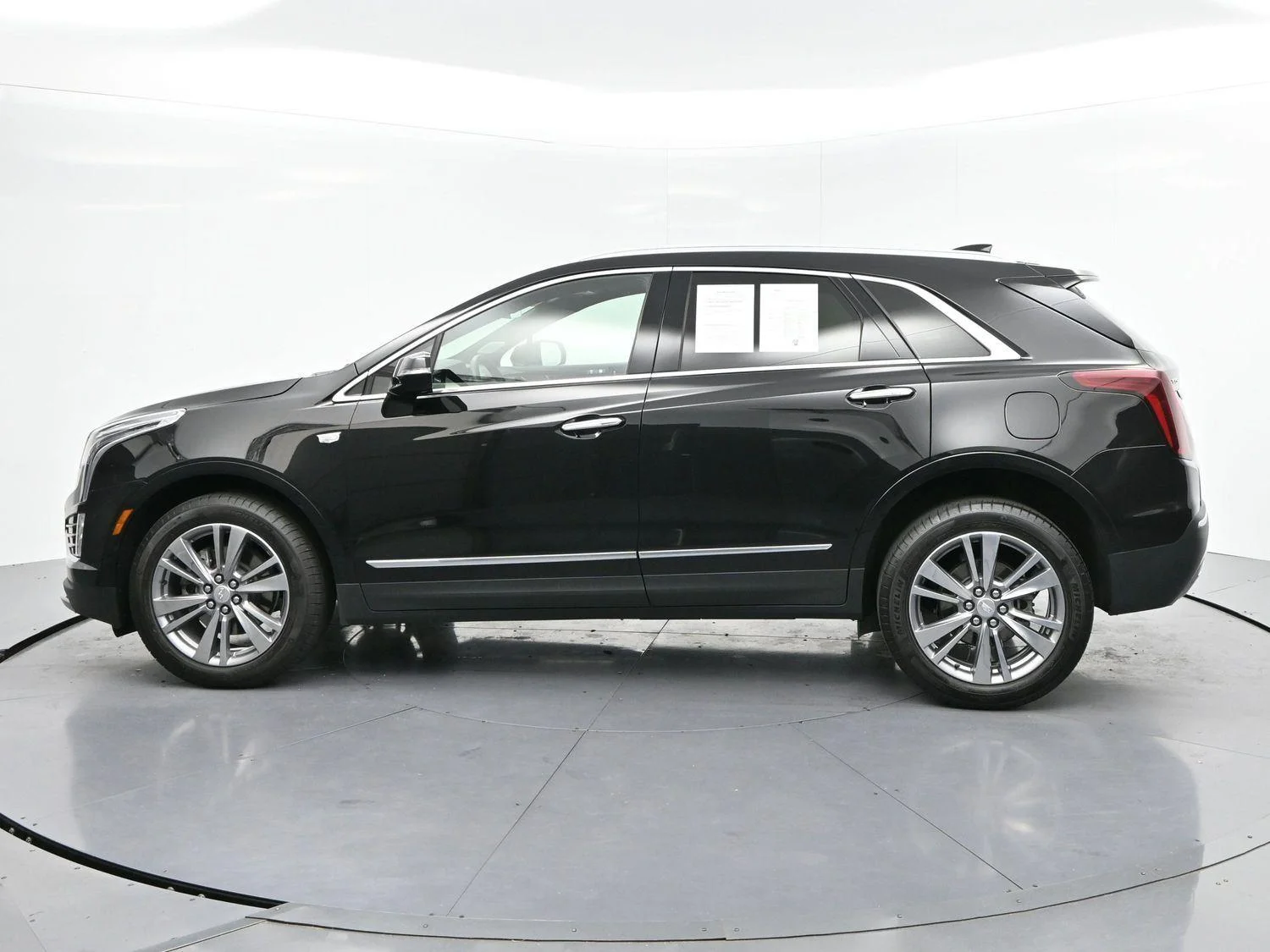 Used 2025 Stellar Black Metallic Cadillac Premium Luxury image 4