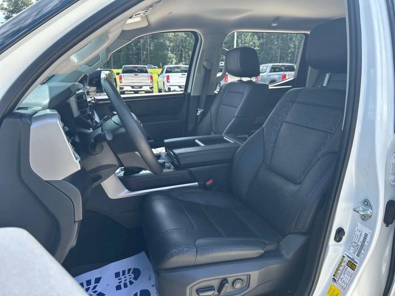Used 2023 White Toyota SR5 image 17