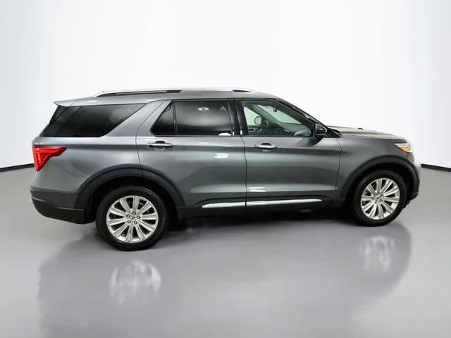 Used 2022 Gray Metallic Ford Limited image 8