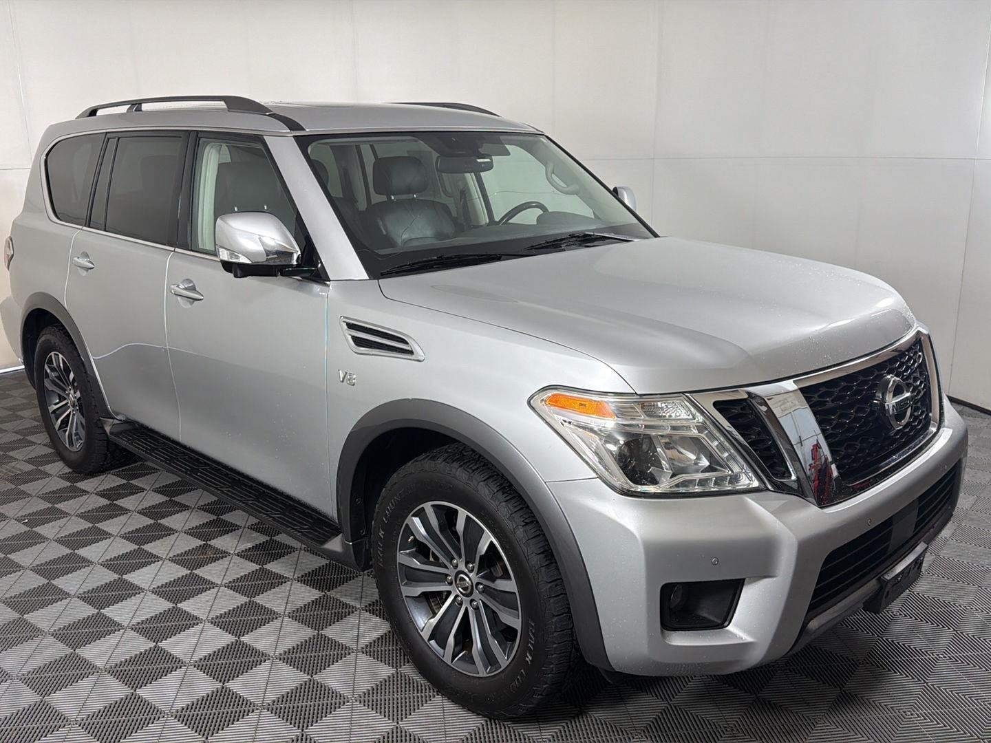 Used 2019 Brilliant Silver Metallic Nissan SL image 3